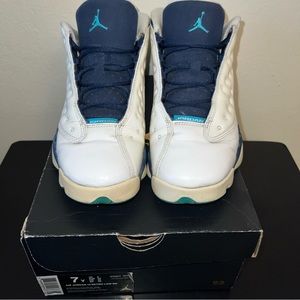 Air Jordan 13 Retro Low Hornets